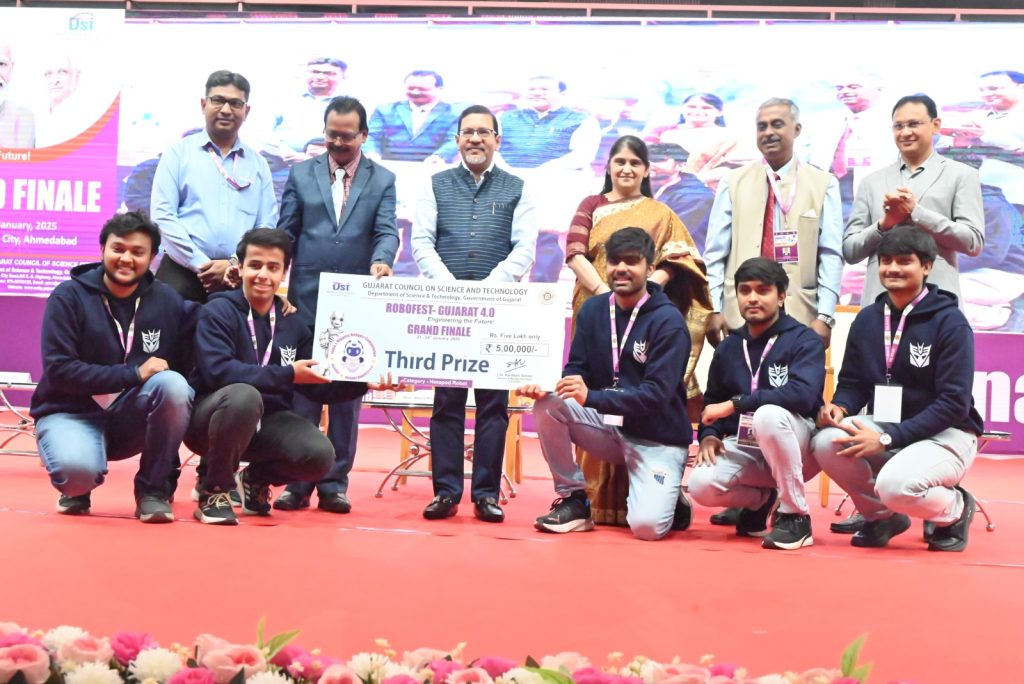 સાયન્સ સિટી ખાતે આયોજિત રોબોફેસ્ટ ગુજરાત 4.0ના ગ્રાન્ડ ફિનાલેની કલોઝિંગ સેરેમની યોજાઈ