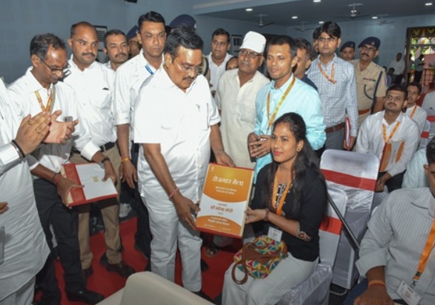 કેન્દ્રીય જળશક્તિ મંત્રી સી.આર. પાટિલની ઉપસ્થિતિમાં વડોદરા ખાતે રોજગાર મેળાનું આયોજન