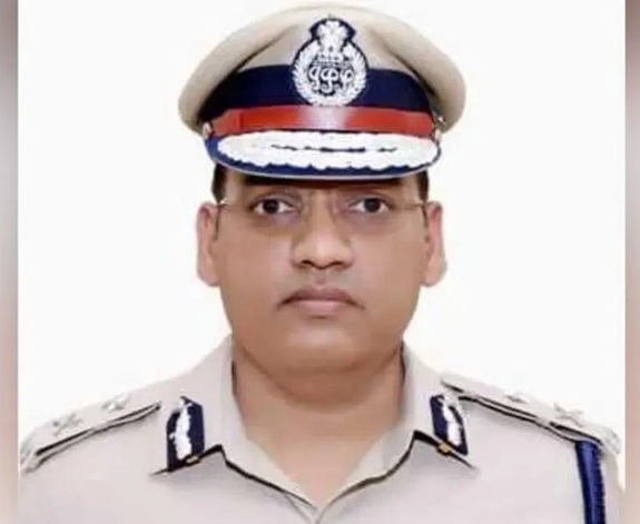 હરિયાણા કેડરના IPS અધિકારી વાય પૂરણ કુમારે ચંદીગઢ સ્થિત પોતાના નિવાસસ્થાને ગોળી મારીને આત્મહત્યા કરી લીધી