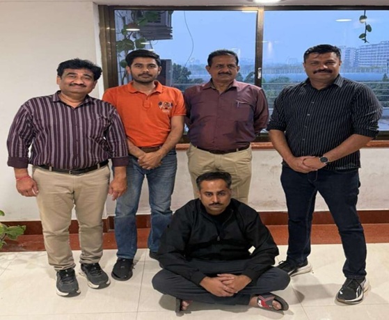 FMCG, ફ્રેન્ચાઇઝી કિંગ બનીને કૌભાંડ કરનાર નીરવ મુકેશ શર્માની ધરપકડ કરતી ગાંધીનગર સી.આઈ.ડી ક્રાઈમ