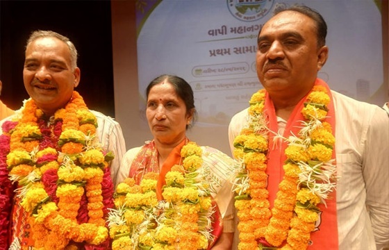 વાપી મહાનગરપાલિકાના પ્રથમ મેયર અને ડે.મેયર માટે ચૂંટણી યોજાઇ બાદ થઇ નામોની જાહેરાત